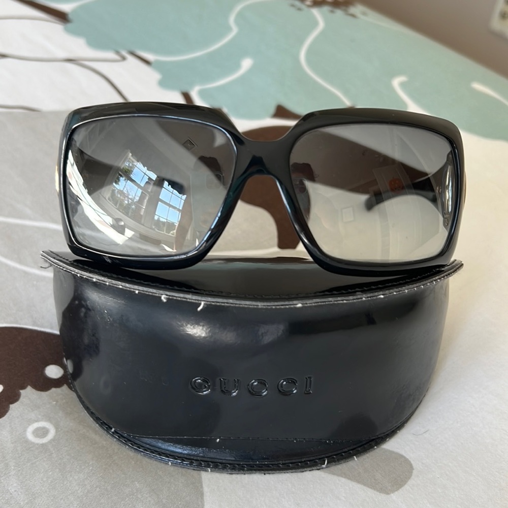 Vintage Gucci Sunglasses - black